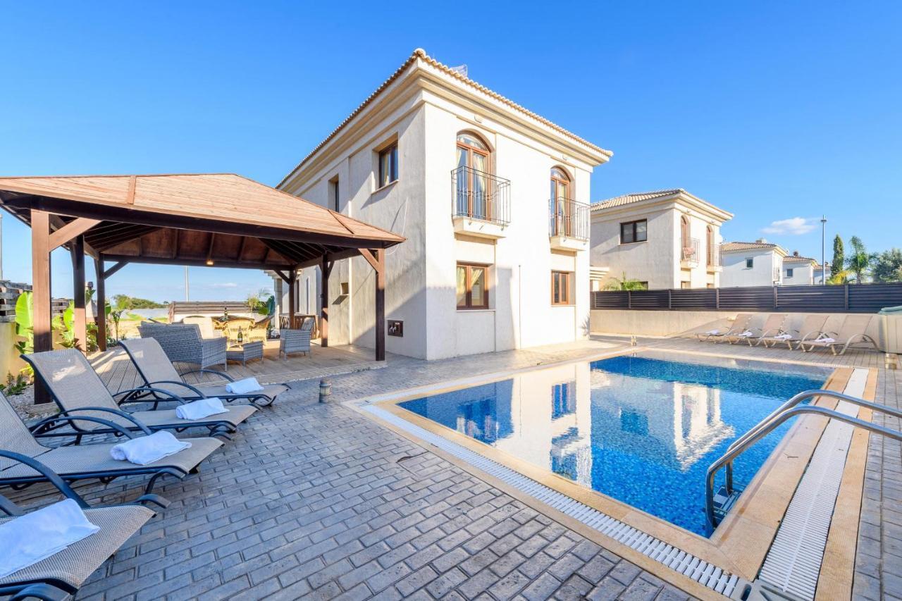 Blue Water Bay Villas Паралимни Экстерьер фото